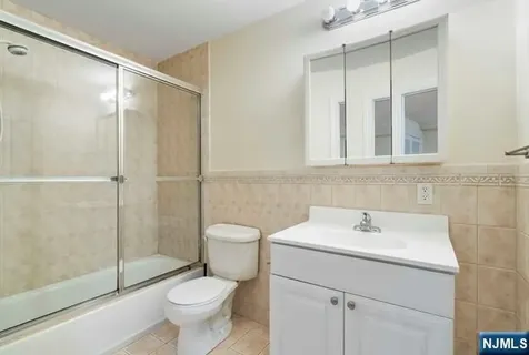 17 Skymark Court Upper Saddle River NJ 07458