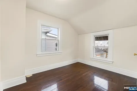 162 Columbia Avenue Newark NJ 07106