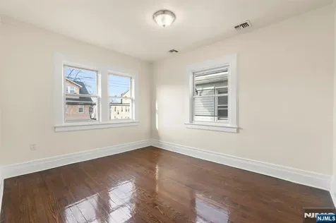 162 Columbia Avenue Newark NJ 07106