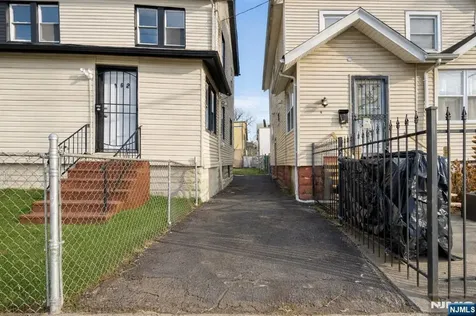 162 Columbia Avenue Newark NJ 07106