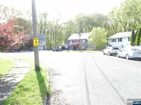 16 Seiler Court Little Ferry NJ 07643