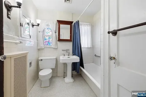 370 Demarest Avenue Oradell NJ 07649