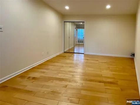 624 Sanderling Court Secaucus NJ 07094