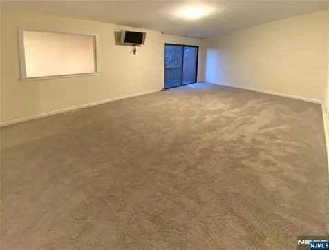 624 Sanderling Court Secaucus NJ 07094