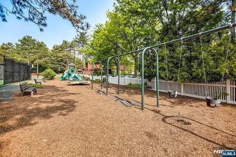 624 Sanderling Court Secaucus NJ 07094