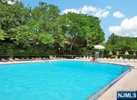 624 Sanderling Court Secaucus NJ 07094