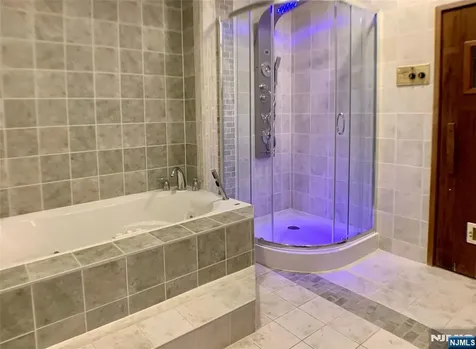 624 Sanderling Court Secaucus NJ 07094