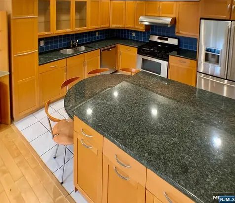624 Sanderling Court Secaucus NJ 07094