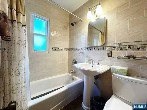321 Maplewood Drive Paramus NJ 07652