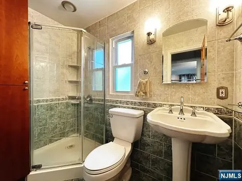 321 Maplewood Drive Paramus NJ 07652