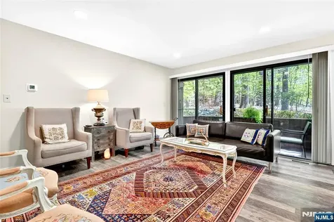 138 Indian Hollow Court Mahwah NJ 07430