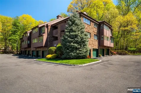 138 Indian Hollow Court Mahwah NJ 07430