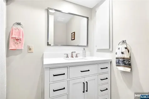 138 Indian Hollow Court Mahwah NJ 07430