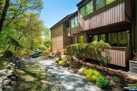 138 Indian Hollow Court Mahwah NJ 07430