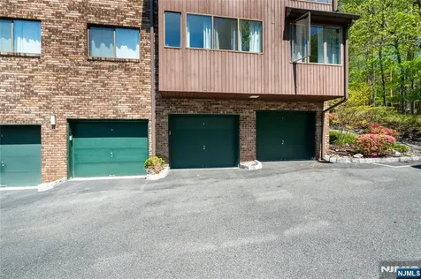 138 Indian Hollow Court Mahwah NJ 07430