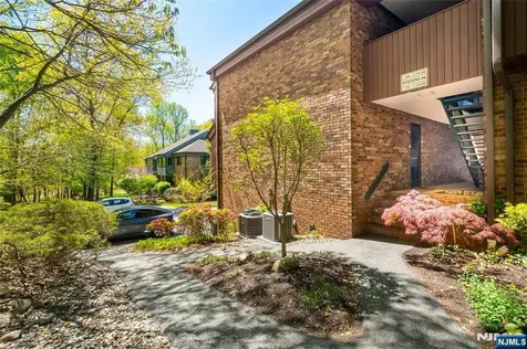 138 Indian Hollow Court Mahwah NJ 07430