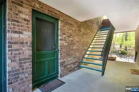 138 Indian Hollow Court Mahwah NJ 07430