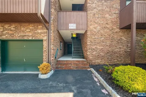138 Indian Hollow Court Mahwah NJ 07430