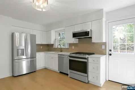 33 Clayton Street Hillsdale NJ 07642