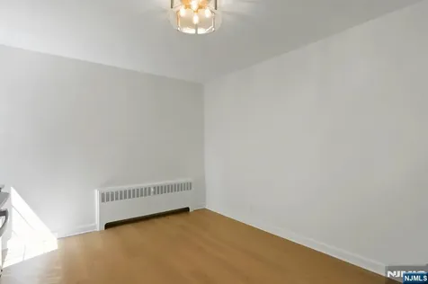 33 Clayton Street Hillsdale NJ 07642