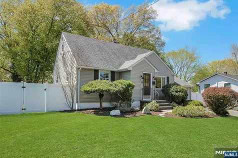 33 Clayton Street Hillsdale NJ 07642