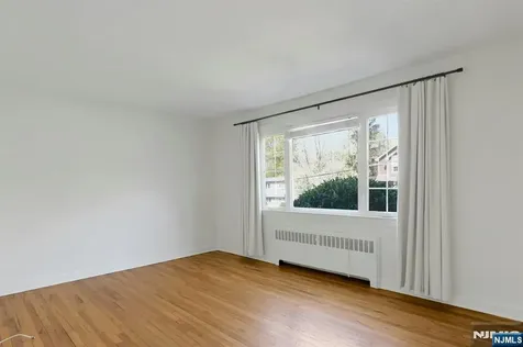 33 Clayton Street Hillsdale NJ 07642