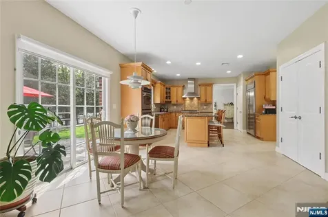 4 Leoson Parkway Old Tappan NJ 07675