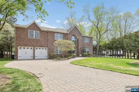 4 Leoson Parkway Old Tappan NJ 07675