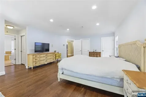 4 Leoson Parkway Old Tappan NJ 07675