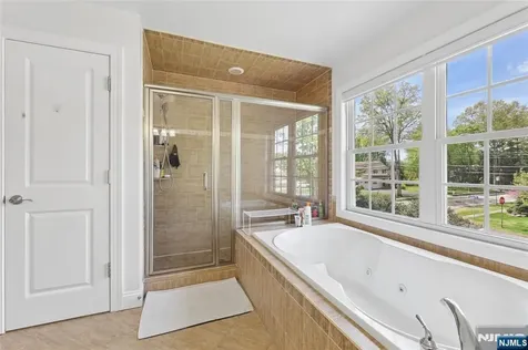 4 Leoson Parkway Old Tappan NJ 07675