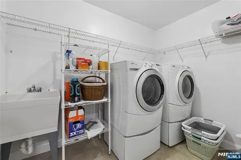4 Leoson Parkway Old Tappan NJ 07675