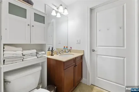 4 Leoson Parkway Old Tappan NJ 07675