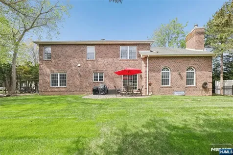 4 Leoson Parkway Old Tappan NJ 07675