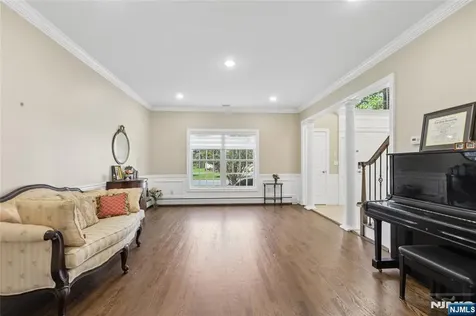 4 Leoson Parkway Old Tappan NJ 07675