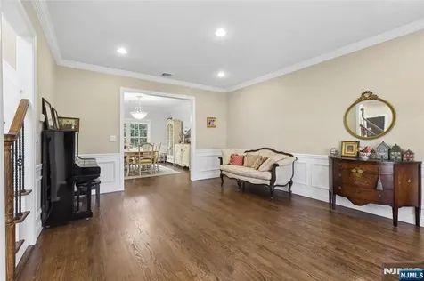 4 Leoson Parkway Old Tappan NJ 07675