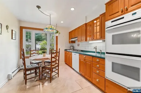 26 Burns Place Cresskill NJ 07626