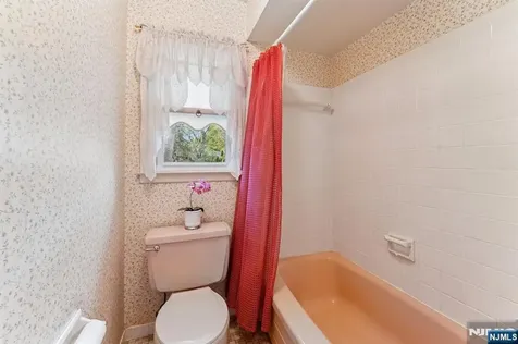 26 Burns Place Cresskill NJ 07626