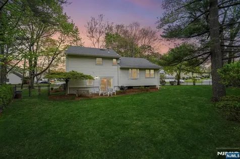 26 Burns Place Cresskill NJ 07626