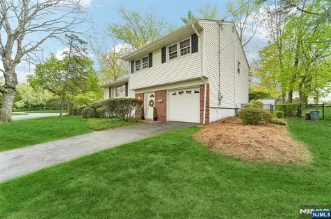 26 Burns Place Cresskill NJ 07626