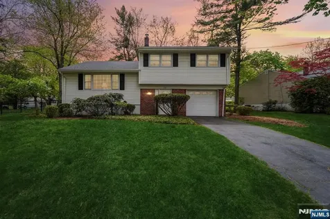 26 Burns Place Cresskill NJ 07626