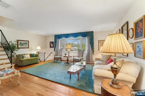 26 Burns Place Cresskill NJ 07626