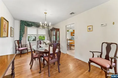 26 Burns Place Cresskill NJ 07626