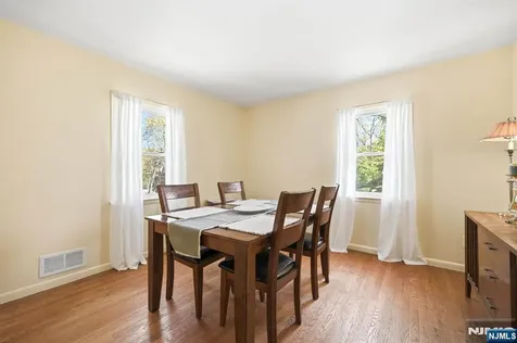 31 Dacotah Avenue Oakland NJ 07436