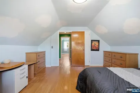 31 Dacotah Avenue Oakland NJ 07436