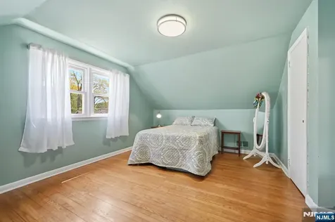31 Dacotah Avenue Oakland NJ 07436