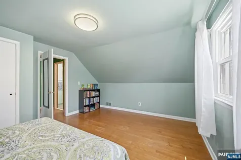 31 Dacotah Avenue Oakland NJ 07436
