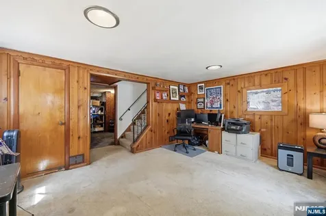 31 Dacotah Avenue Oakland NJ 07436