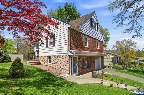 31 Dacotah Avenue Oakland NJ 07436