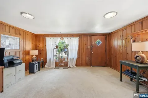 31 Dacotah Avenue Oakland NJ 07436