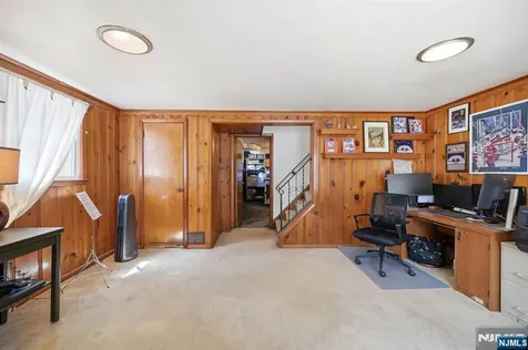 31 Dacotah Avenue Oakland NJ 07436